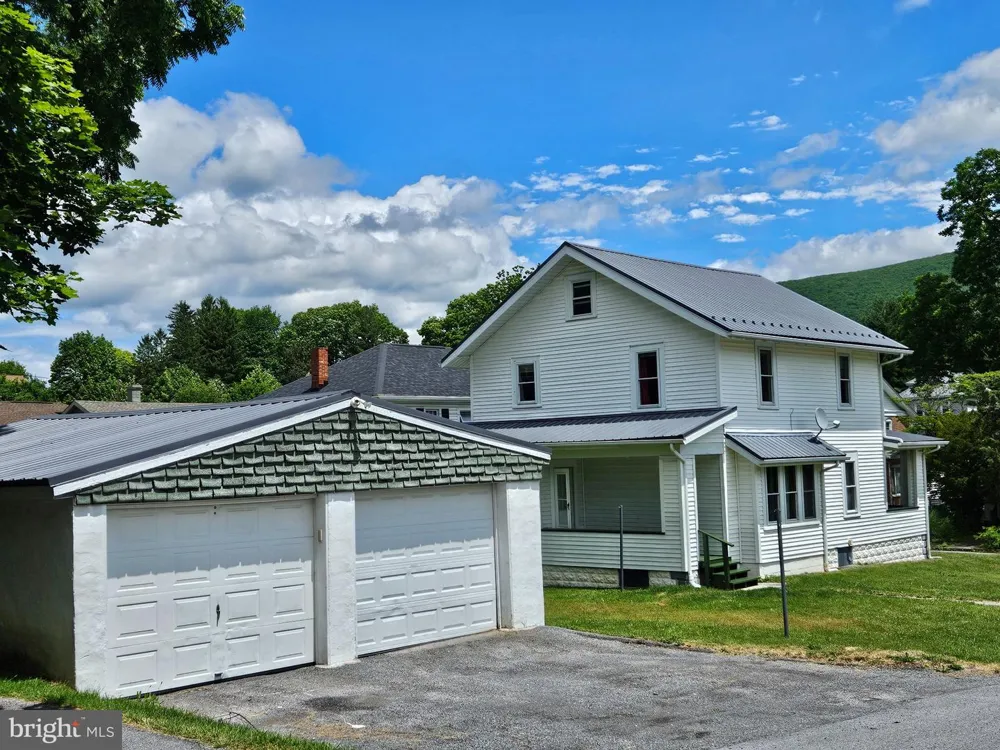 602 E GRANT AVENUE Altoona, PA 16602