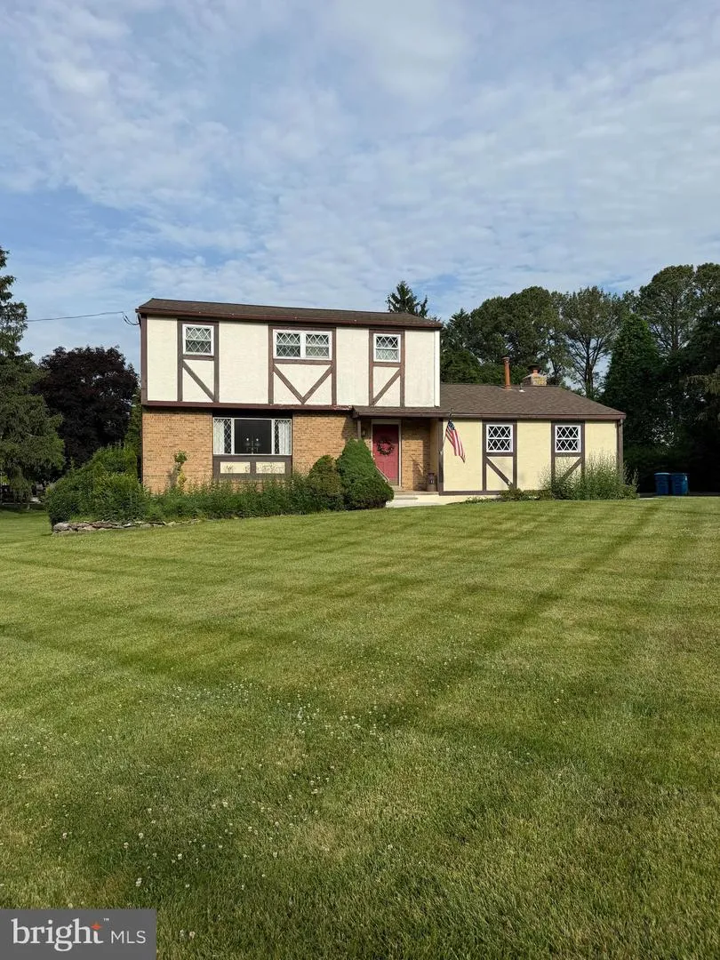 183 CARDINAL ROAD Chalfont, PA 18914