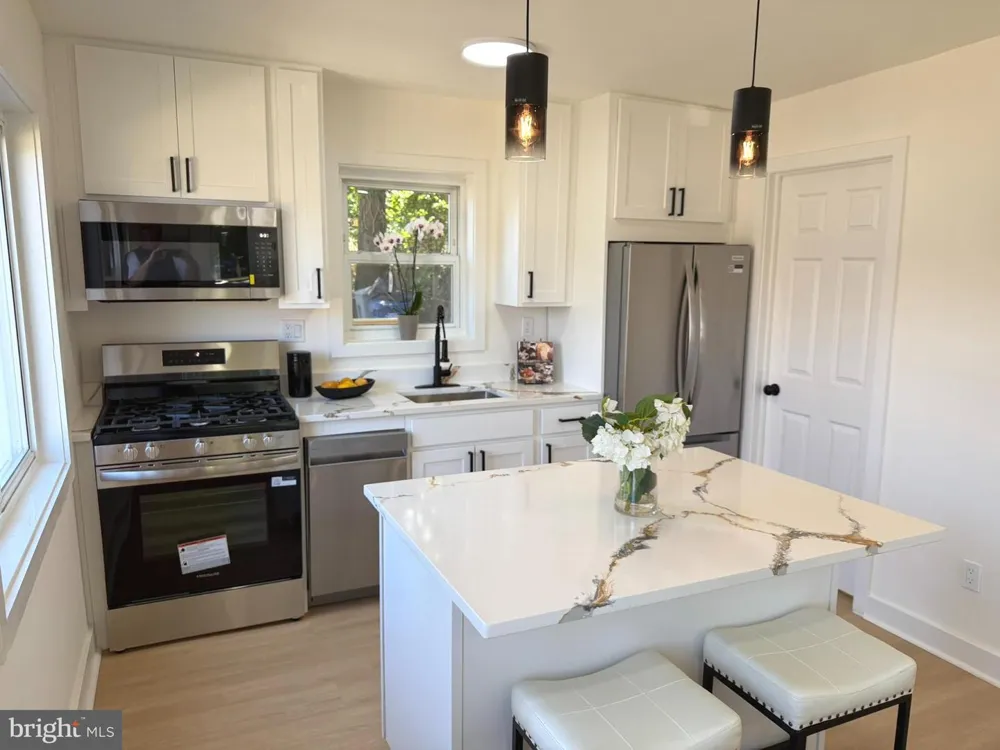 5805 BLAINE DRIVE Alexandria, VA 22303