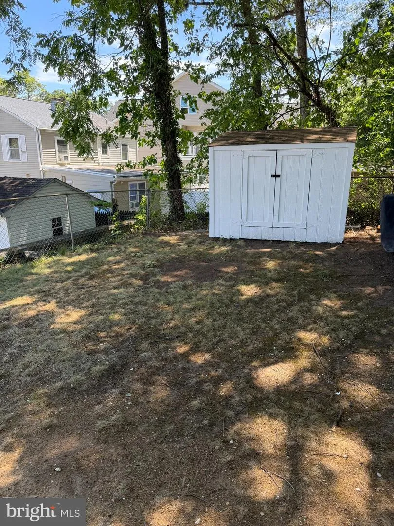5805 BLAINE DRIVE Alexandria, VA 22303