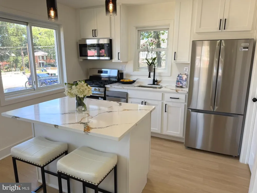 5805 BLAINE DRIVE Alexandria, VA 22303