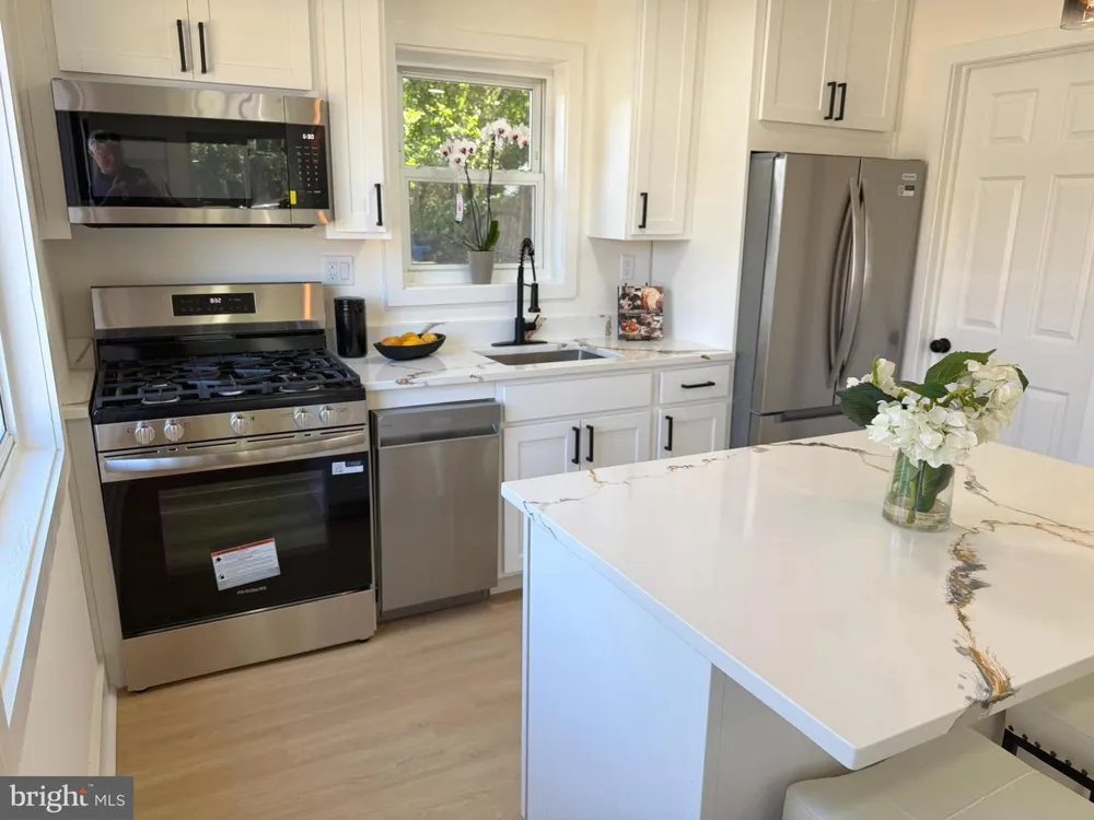 5805 BLAINE DRIVE Alexandria, VA 22303