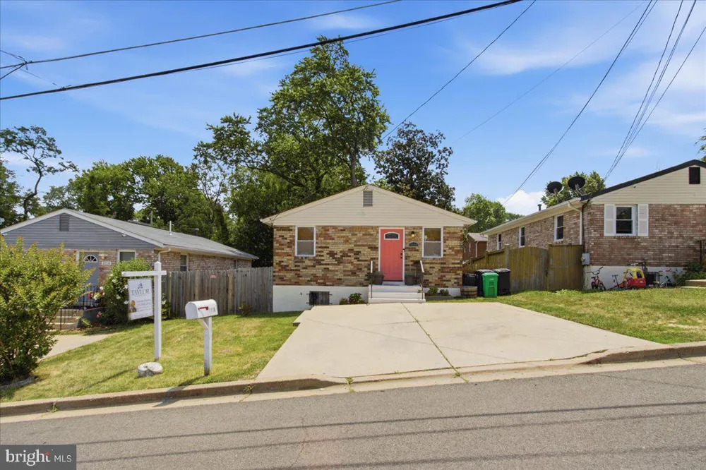 1116 IAGO AVENUE Capitol Heights, MD 20743