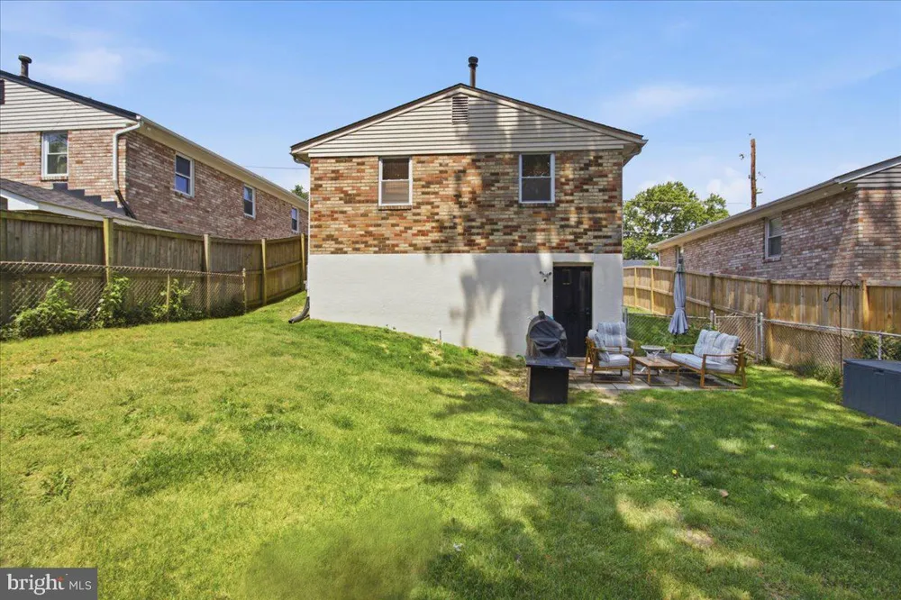 1116 IAGO AVENUE Capitol Heights, MD 20743