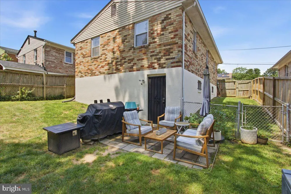 1116 IAGO AVENUE Capitol Heights, MD 20743