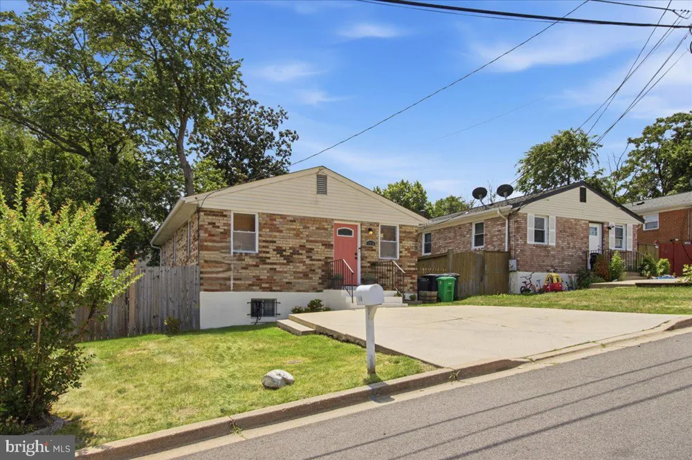 1116 IAGO AVENUE Capitol Heights, MD 20743