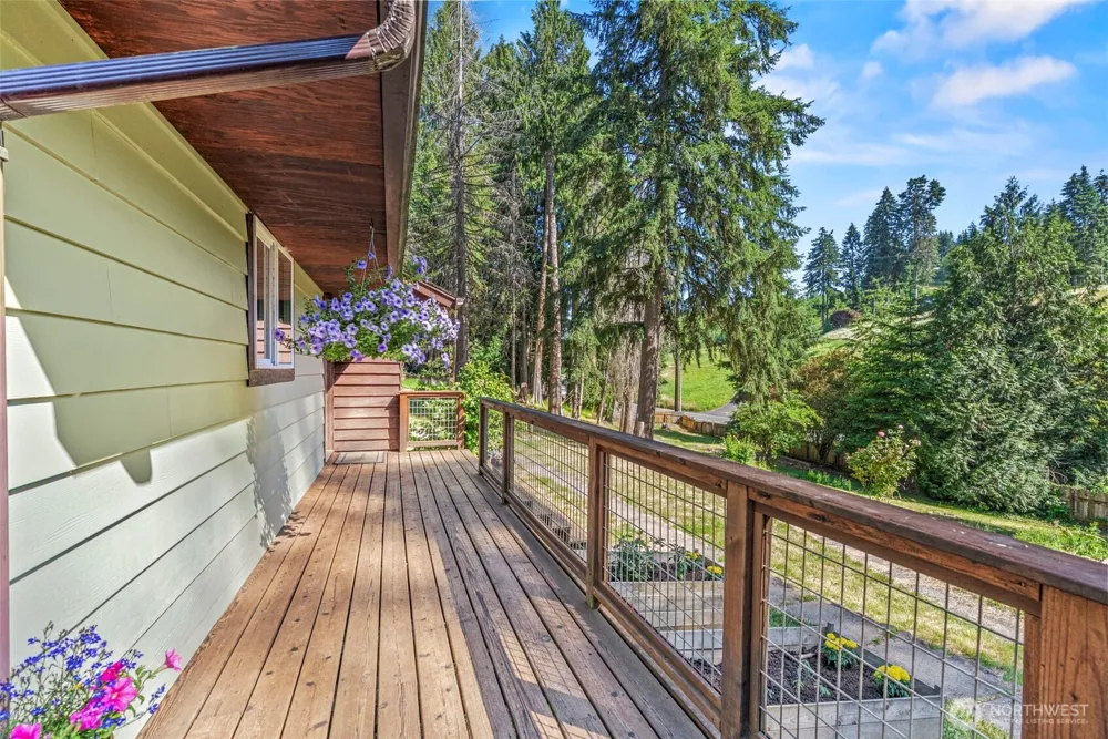 4212 Westside Highway Castle Rock, WA 98611
