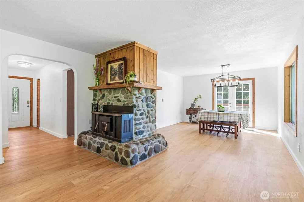 4212 Westside Highway Castle Rock, WA 98611