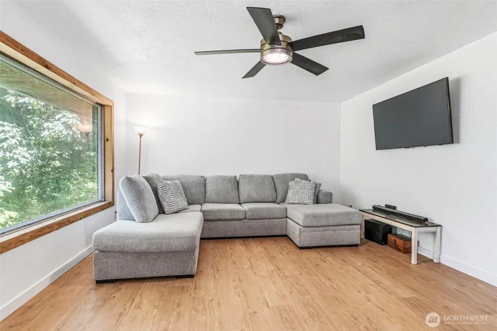 4212 Westside Highway Castle Rock, WA 98611
