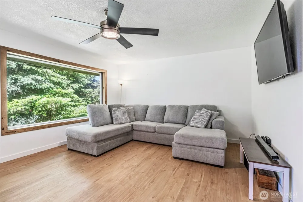 4212 Westside Highway Castle Rock, WA 98611