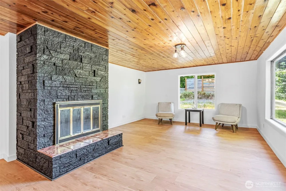 4212 Westside Highway Castle Rock, WA 98611