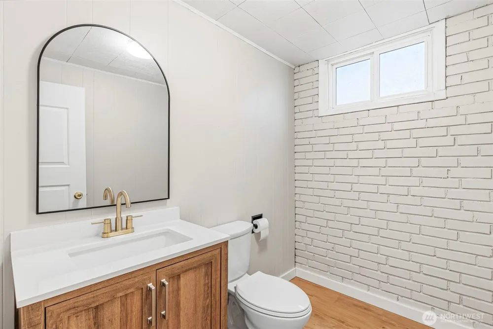 4212 Westside Highway Castle Rock, WA 98611