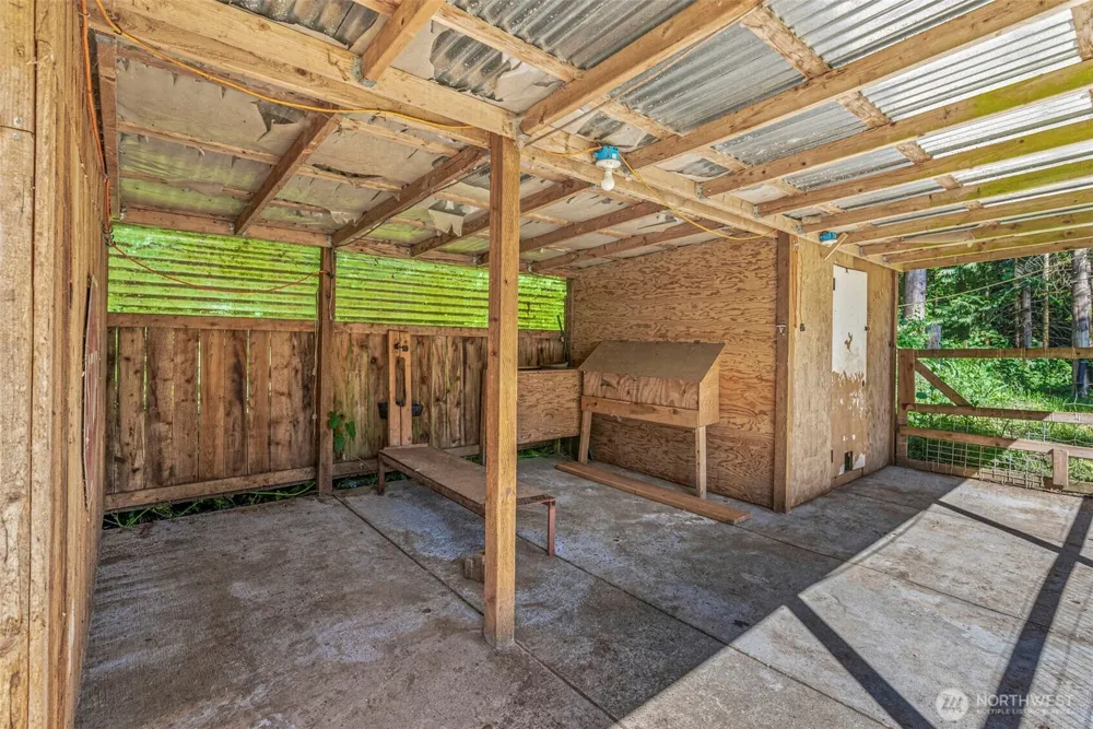 4212 Westside Highway Castle Rock, WA 98611