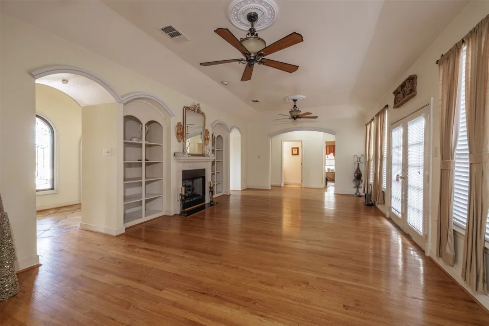 4699 County Road 1600 Alba, TX 75410
