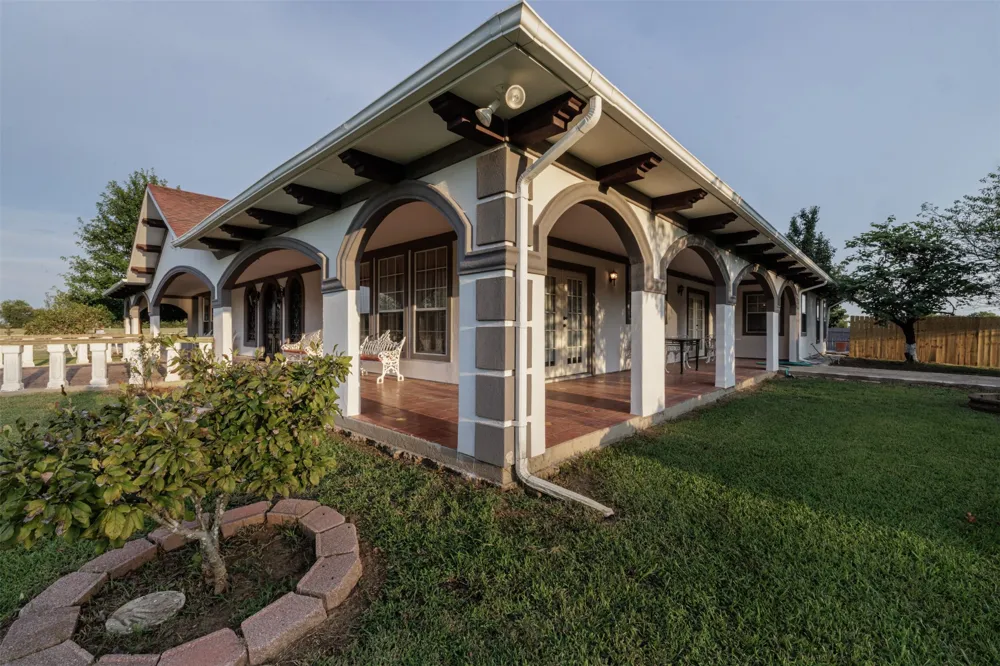 4699 County Road 1600 Alba, TX 75410