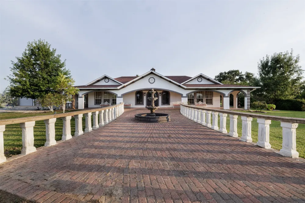 4699 County Road 1600 Alba, TX 75410