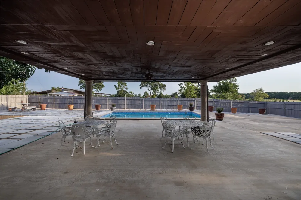4699 County Road 1600 Alba, TX 75410