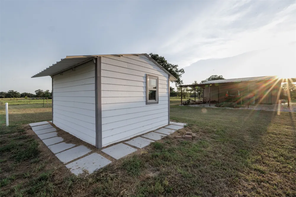4699 County Road 1600 Alba, TX 75410