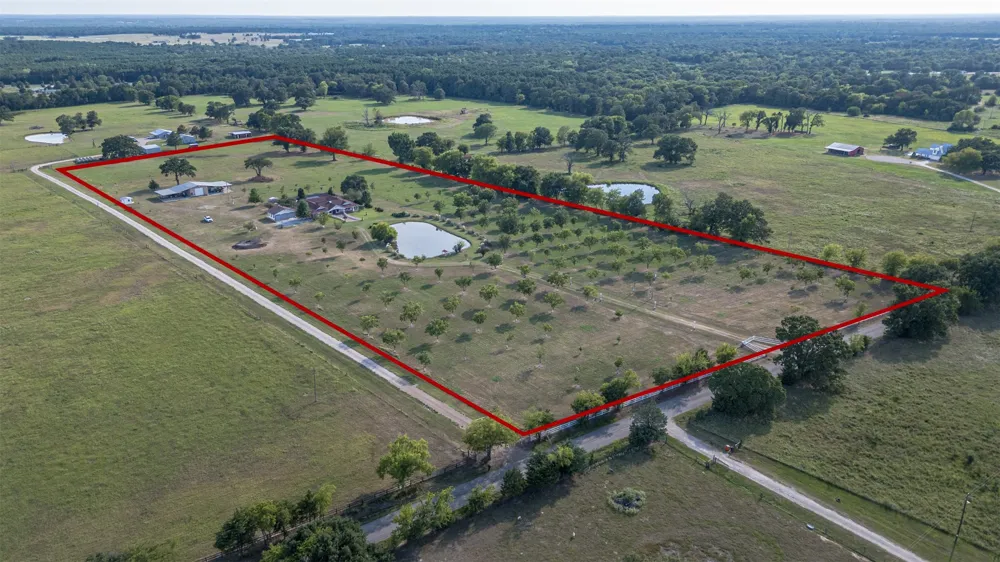 4699 County Road 1600 Alba, TX 75410