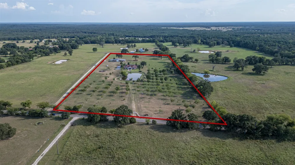 4699 County Road 1600 Alba, TX 75410