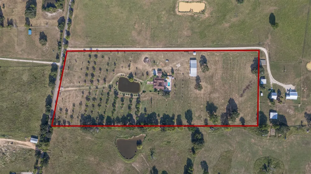 4699 County Road 1600 Alba, TX 75410