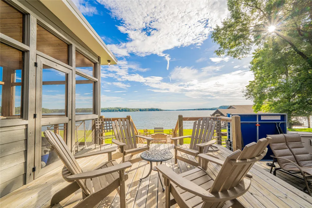 582 Windy Point Drive Mount Vernon, TX 75457