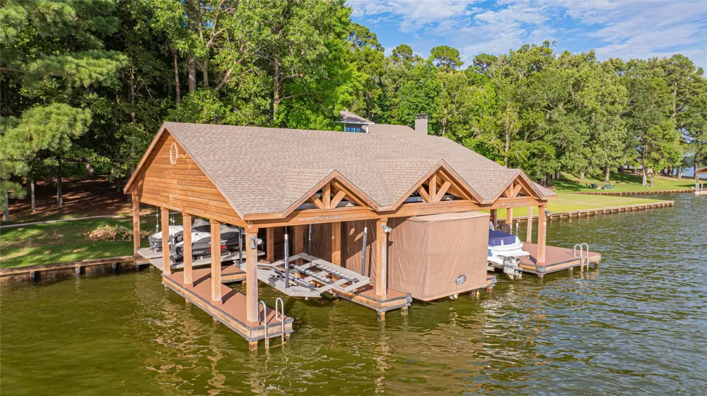582 Windy Point Drive Mount Vernon, TX 75457