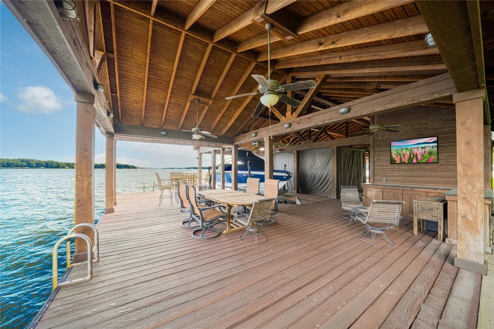 582 Windy Point Drive Mount Vernon, TX 75457