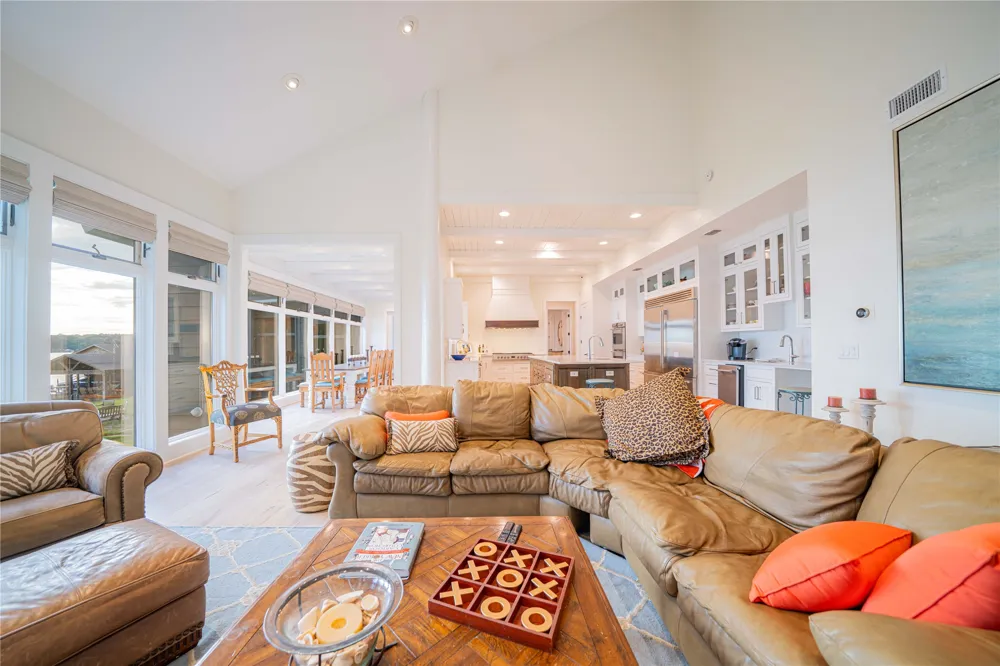 582 Windy Point Drive Mount Vernon, TX 75457