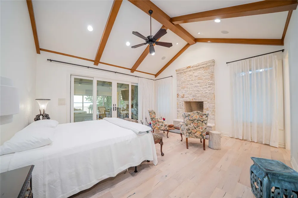 582 Windy Point Drive Mount Vernon, TX 75457