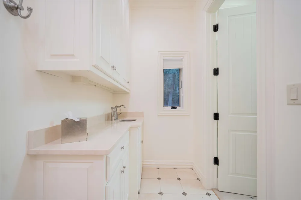582 Windy Point Drive Mount Vernon, TX 75457