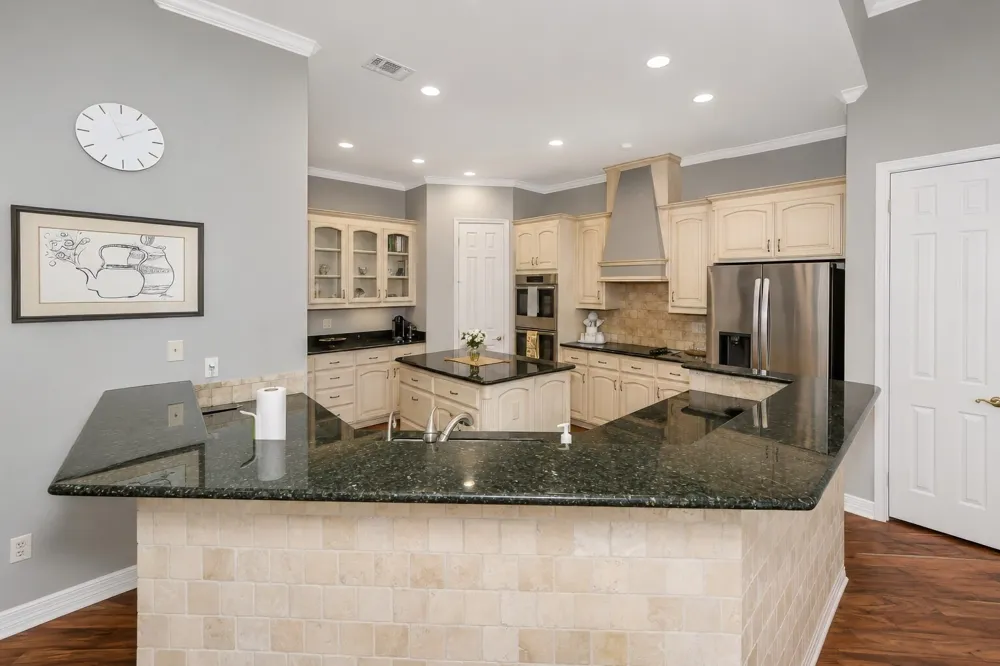 5974 River Bend Drive Benbrook, TX 76132