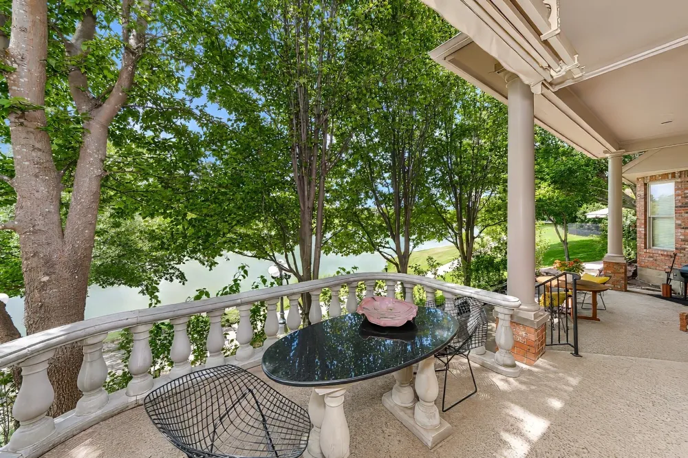 5974 River Bend Drive Benbrook, TX 76132