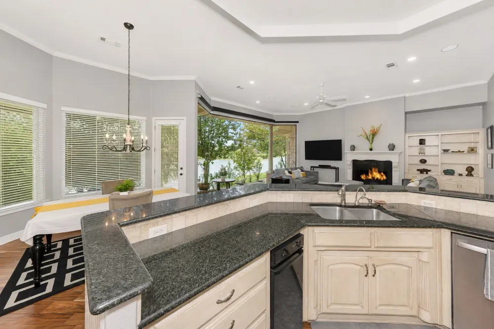5974 River Bend Drive Benbrook, TX 76132