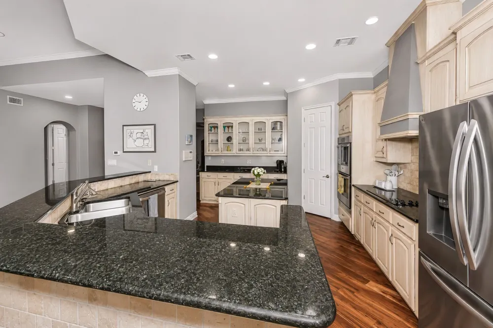 5974 River Bend Drive Benbrook, TX 76132