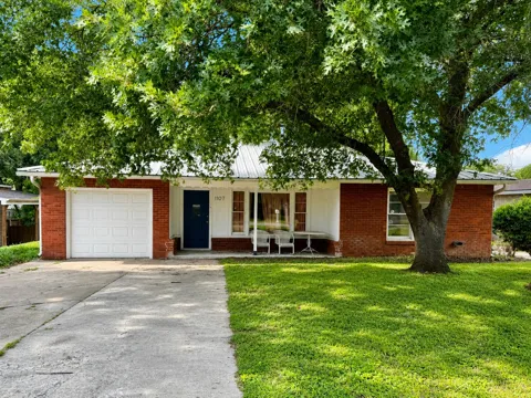 1107 Ollie Street