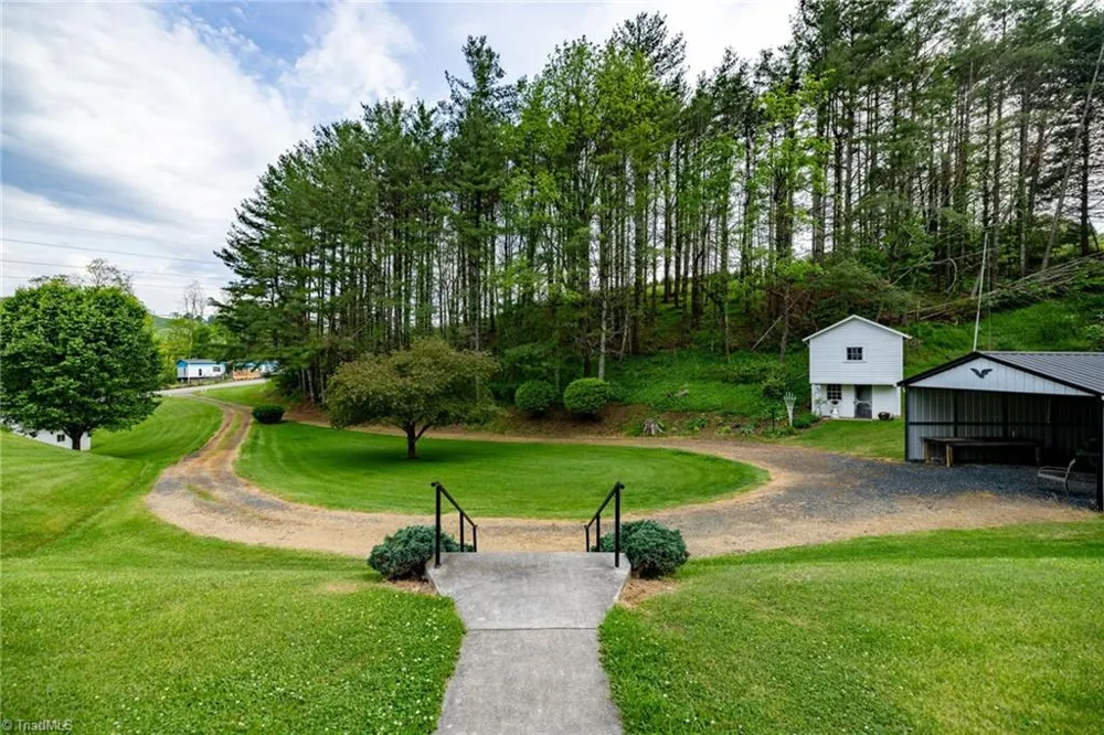 8693 NC Highway 88 E Laurel Springs, NC 28644