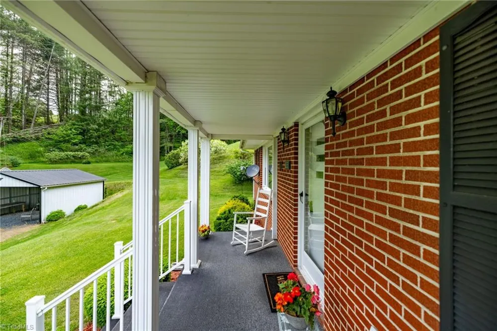 8693 NC Highway 88 E Laurel Springs, NC 28644