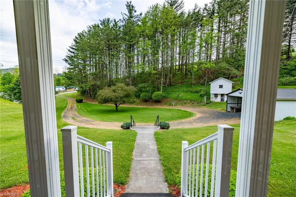 8693 NC Highway 88 E Laurel Springs, NC 28644