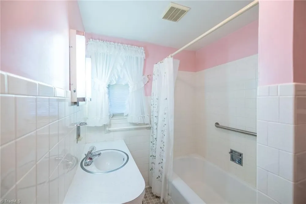 8693 NC Highway 88 E Laurel Springs, NC 28644