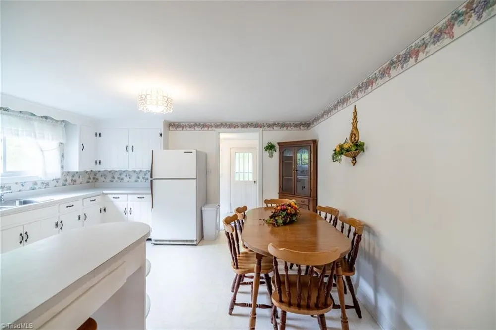 8693 NC Highway 88 E Laurel Springs, NC 28644