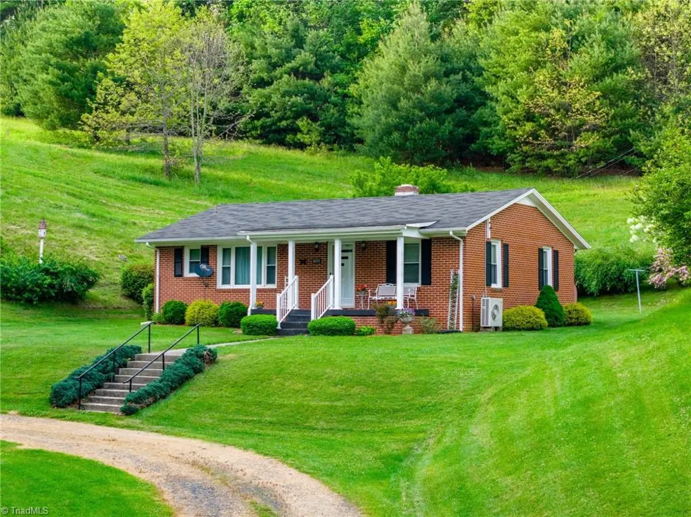 8693 NC Highway 88 E Laurel Springs, NC 28644