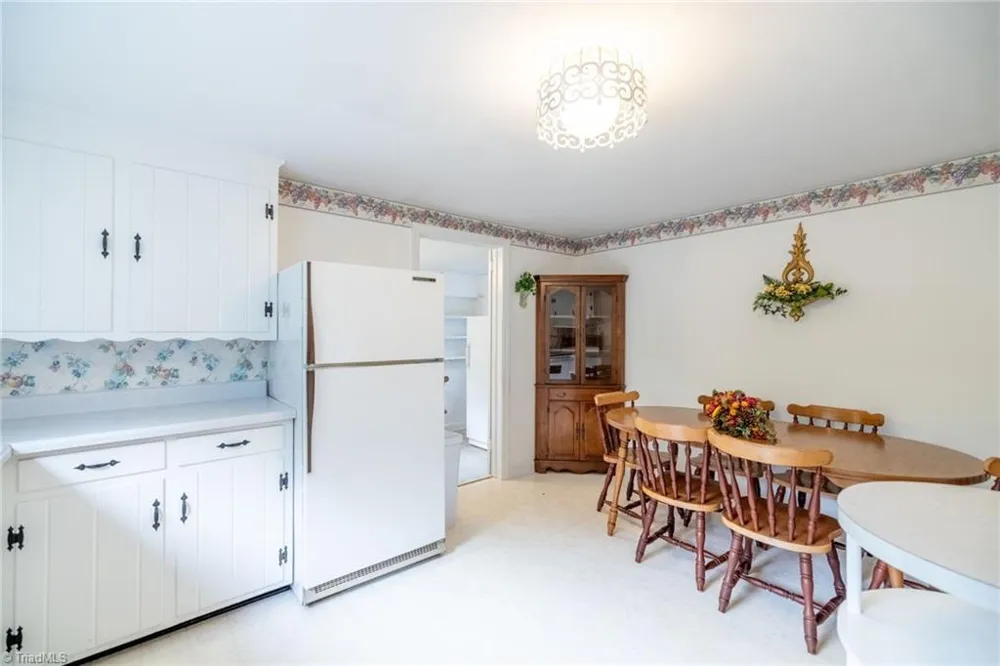 8693 NC Highway 88 E Laurel Springs, NC 28644
