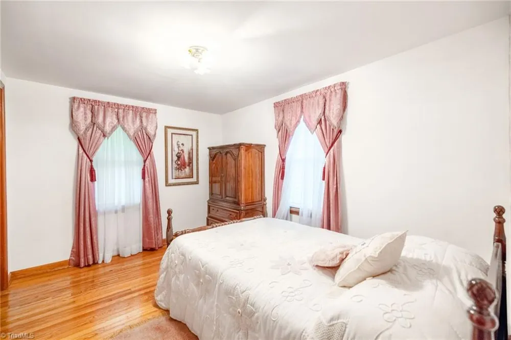 8693 NC Highway 88 E Laurel Springs, NC 28644