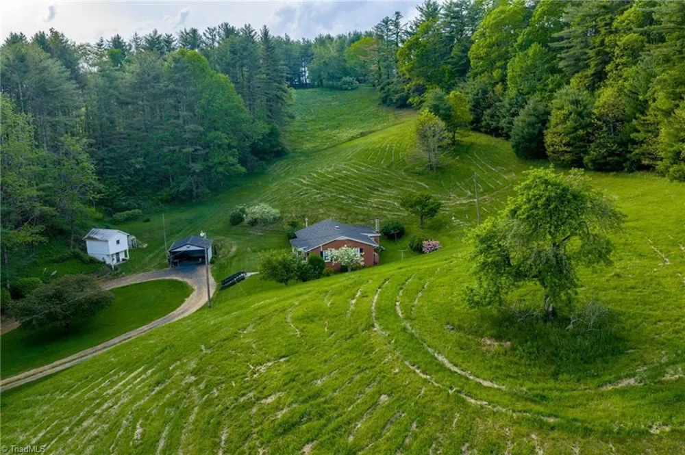 8693 NC Highway 88 E Laurel Springs, NC 28644