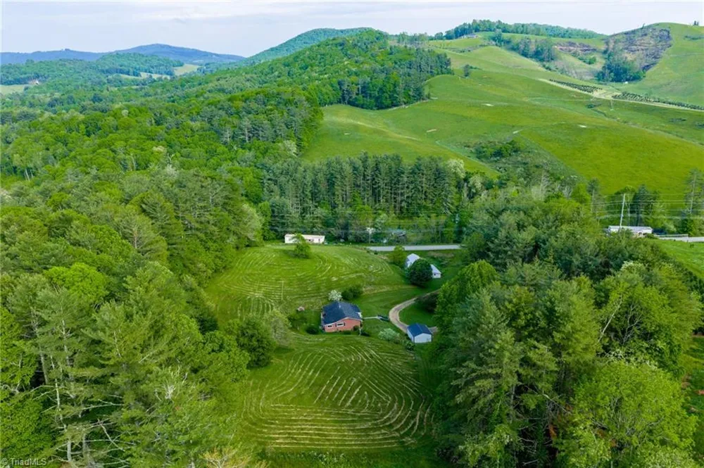 8693 NC Highway 88 E Laurel Springs, NC 28644