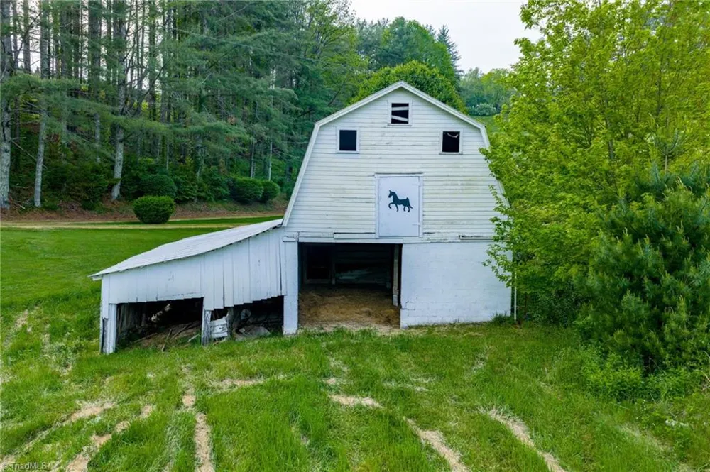 8693 NC Highway 88 E Laurel Springs, NC 28644