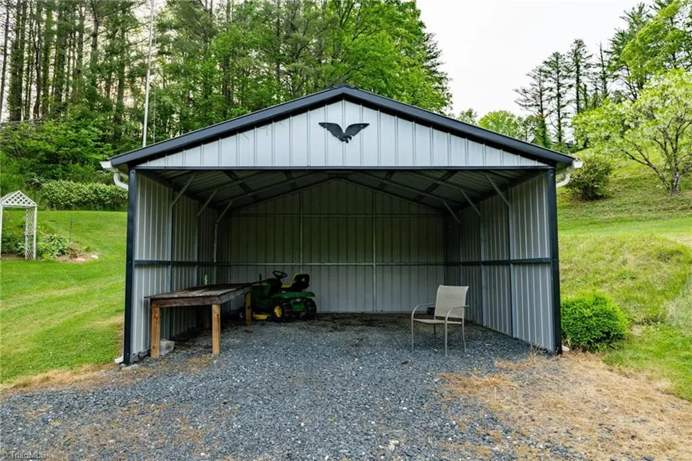 8693 NC Highway 88 E Laurel Springs, NC 28644