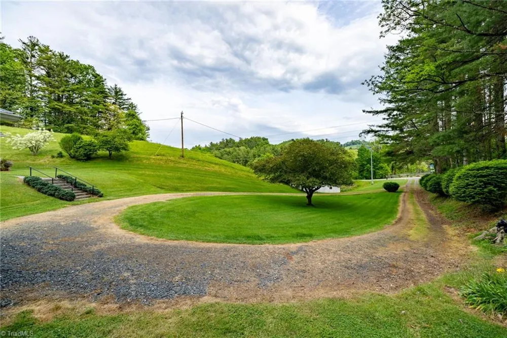 8693 NC Highway 88 E Laurel Springs, NC 28644