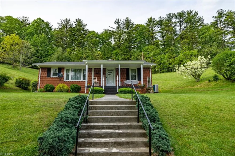 8693 NC Highway 88 E Laurel Springs, NC 28644